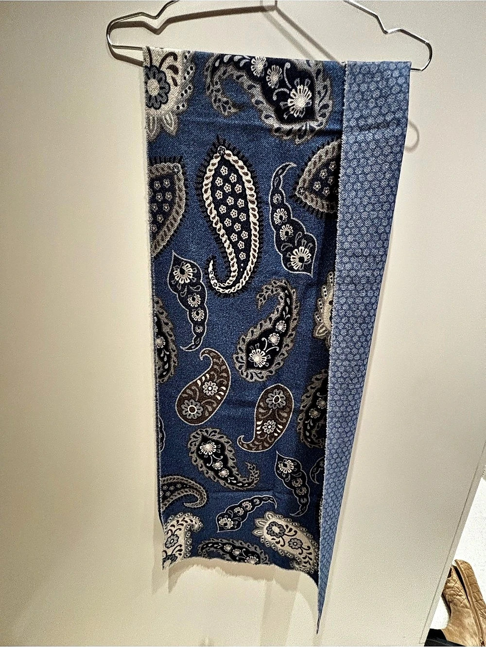 Boggi Milano Paisley Cashmere Wool Scarf in Blue & Brown